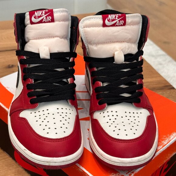 2022 Air Jordan 1 Retro High OG 'Chicago Lost & Found' 7.5 US - Picture 4 of 11